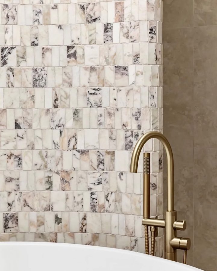 Stunning Bathroom With Stone Mosaic Tiles